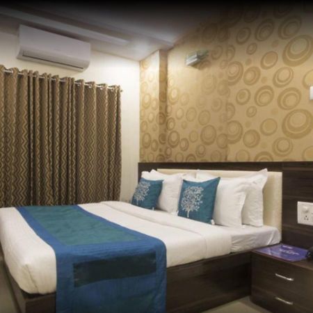 Hotel Accore Inn Мумбаї Екстер'єр фото