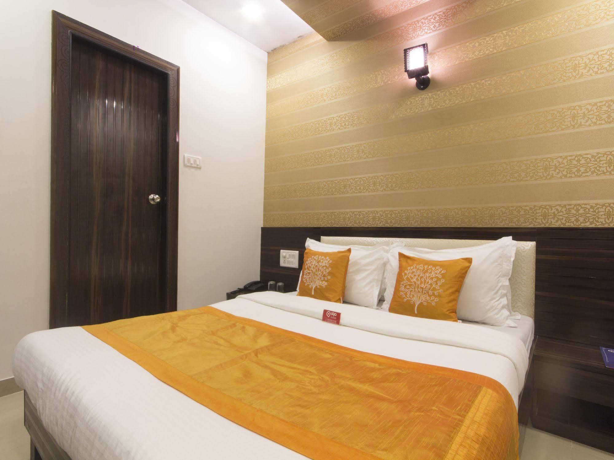 Hotel Accore Inn Мумбаї Екстер'єр фото