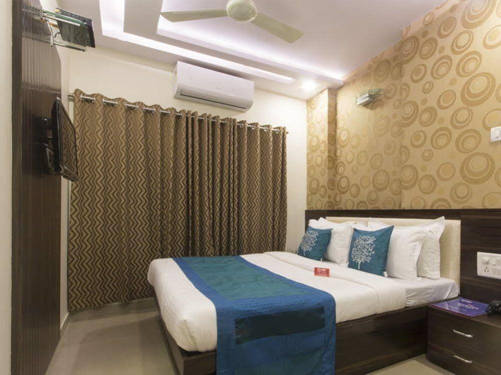 Hotel Accore Inn Мумбаї Екстер'єр фото