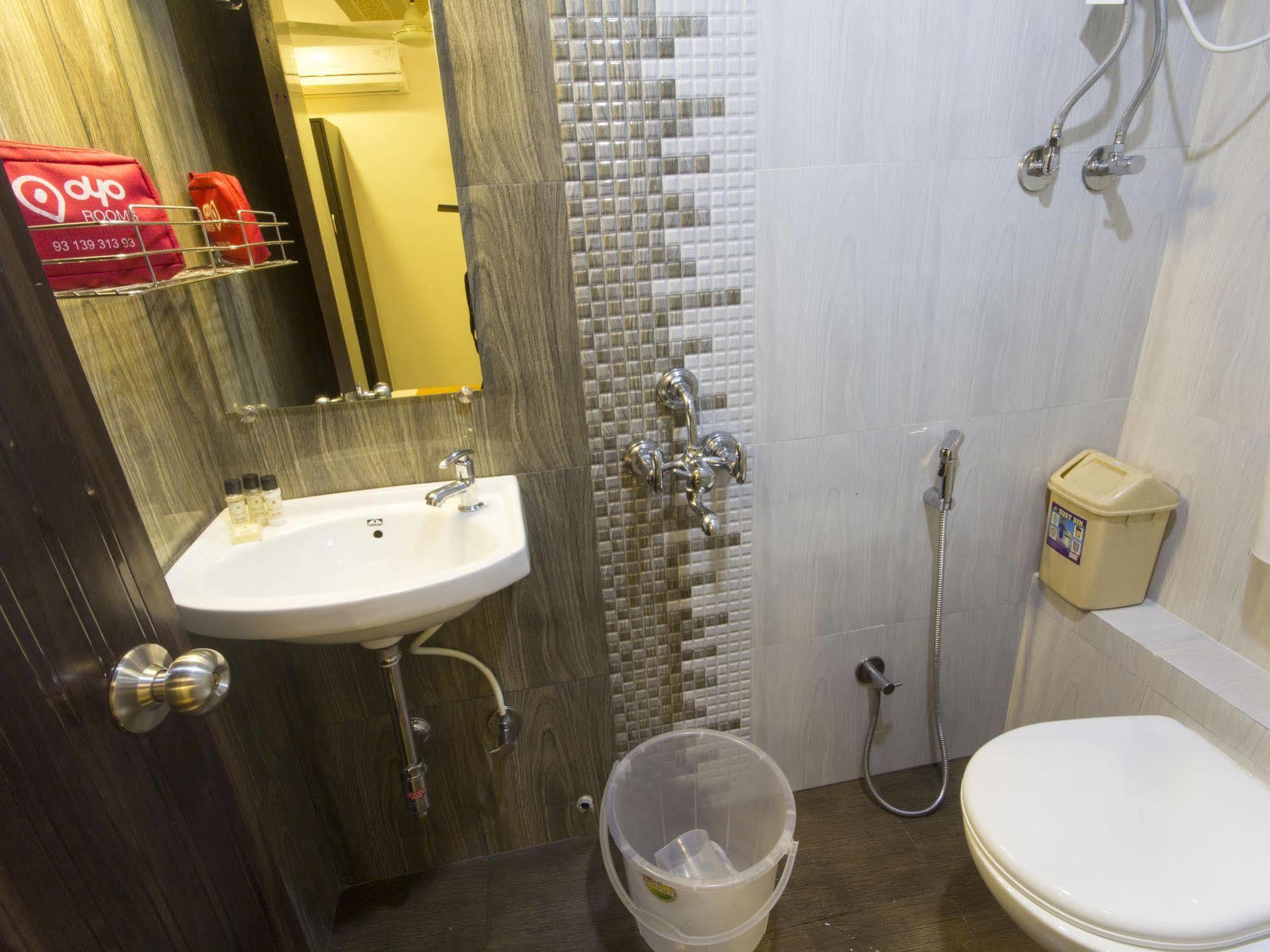 Hotel Accore Inn Мумбаї Екстер'єр фото
