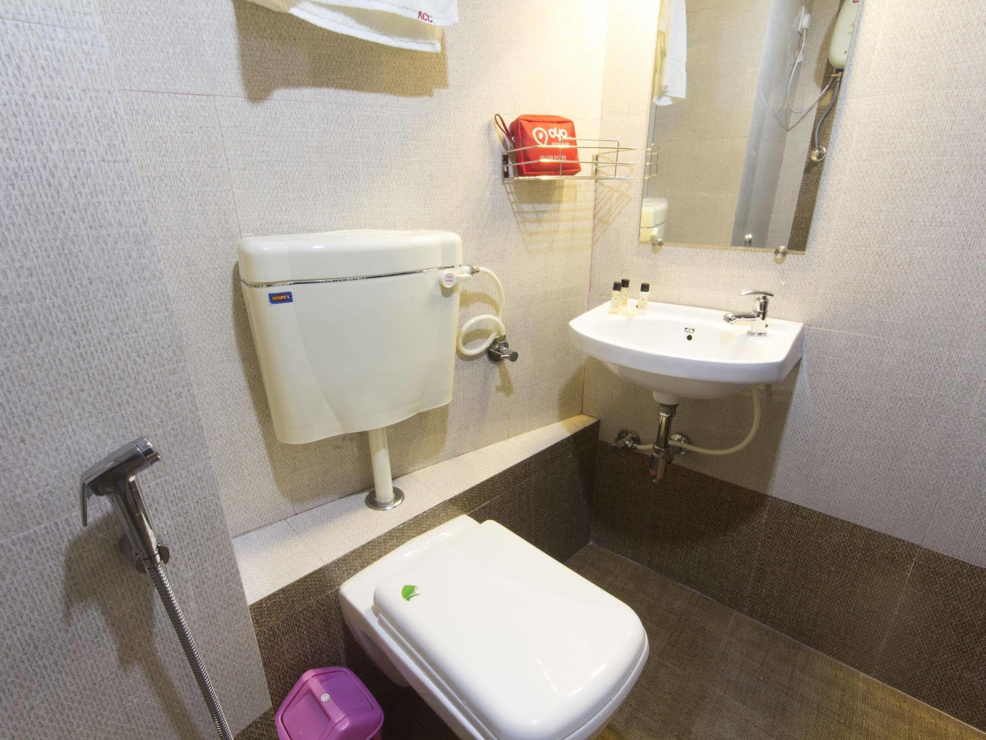 Hotel Accore Inn Мумбаї Екстер'єр фото