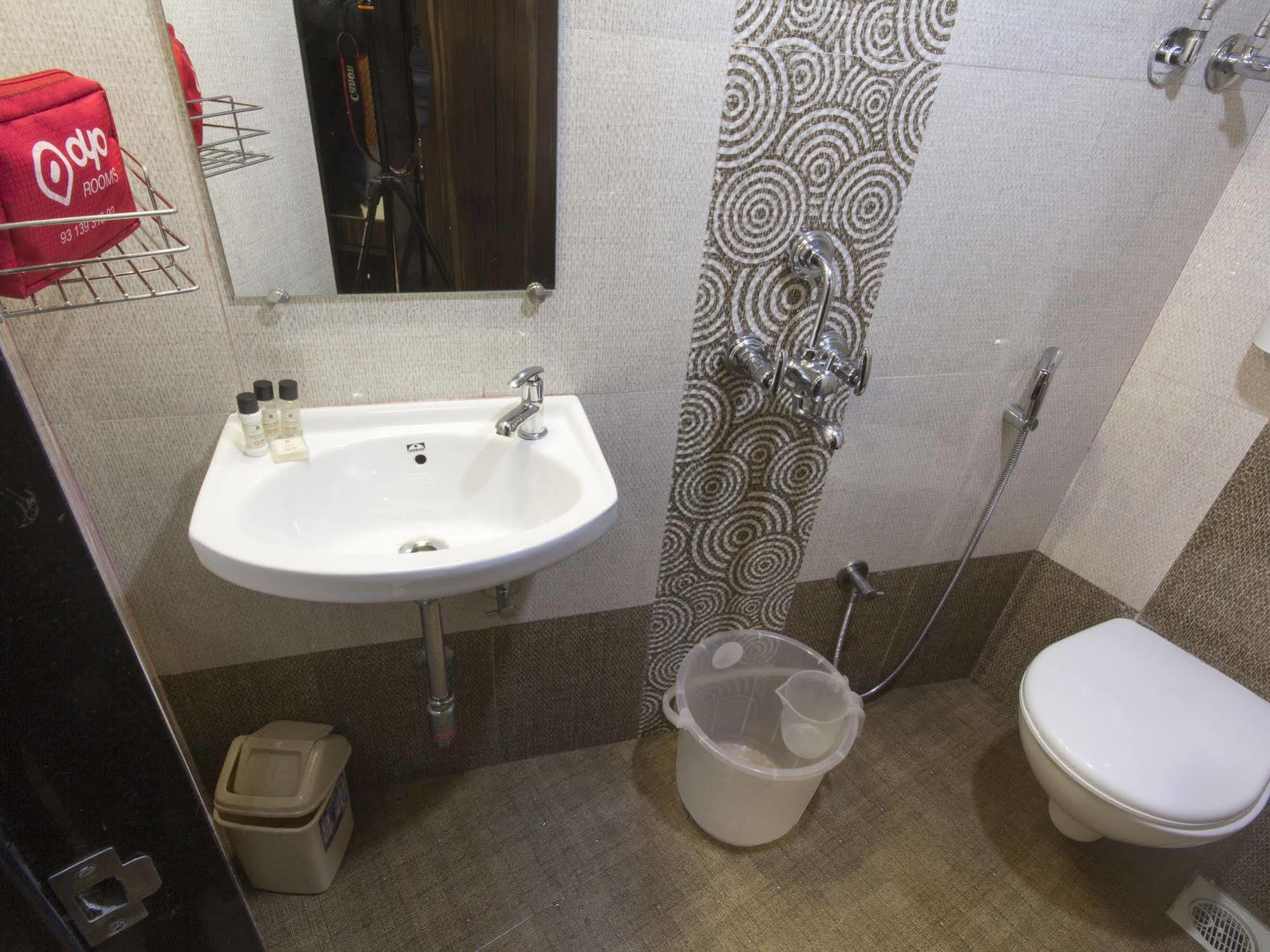 Hotel Accore Inn Мумбаї Екстер'єр фото