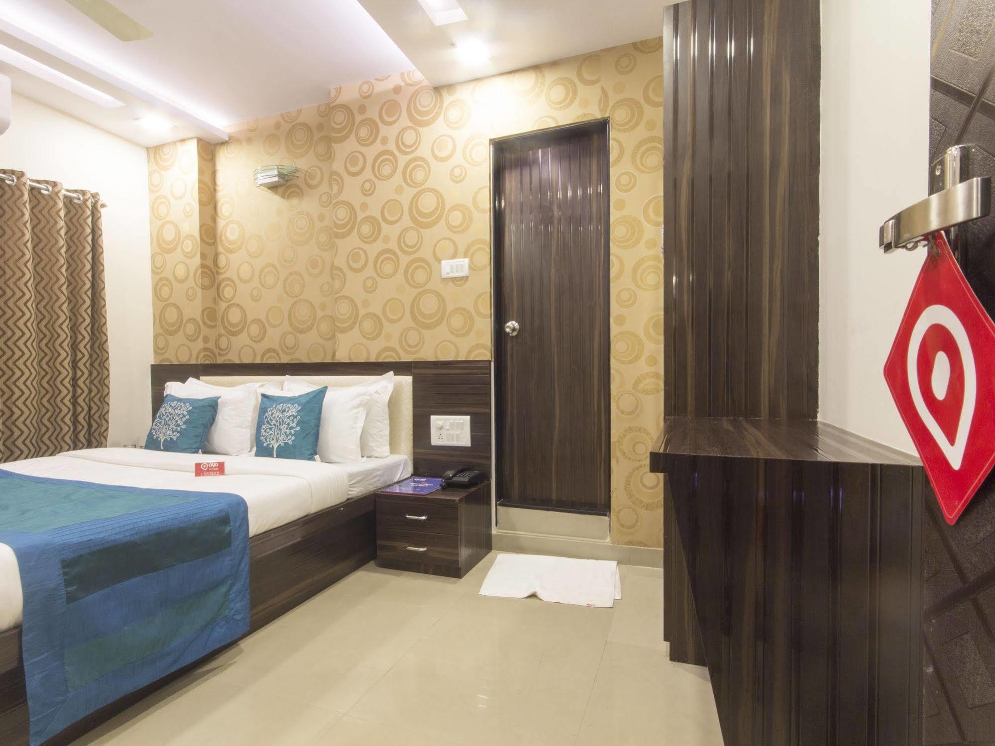 Hotel Accore Inn Мумбаї Екстер'єр фото