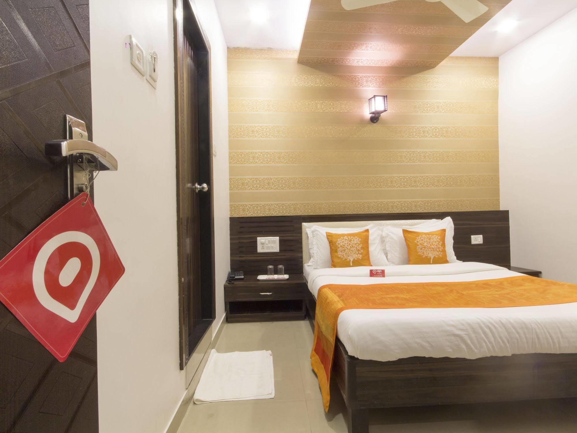 Hotel Accore Inn Мумбаї Екстер'єр фото